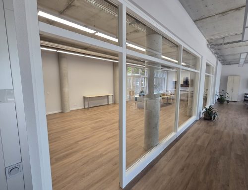 Innenausbau mit Charakter: Blockrahmenelemente aus Whitewood